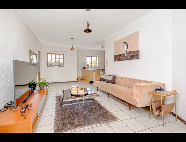 1 BEDROOM APARTMENT FOR SALE IN LONEHILL